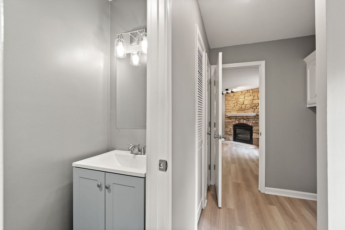 Remodeled doublewide in Corydon, Indiana — photo 8