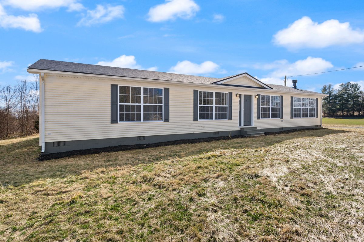 Remodeled doublewide in Lexington, Indiana — photo 2