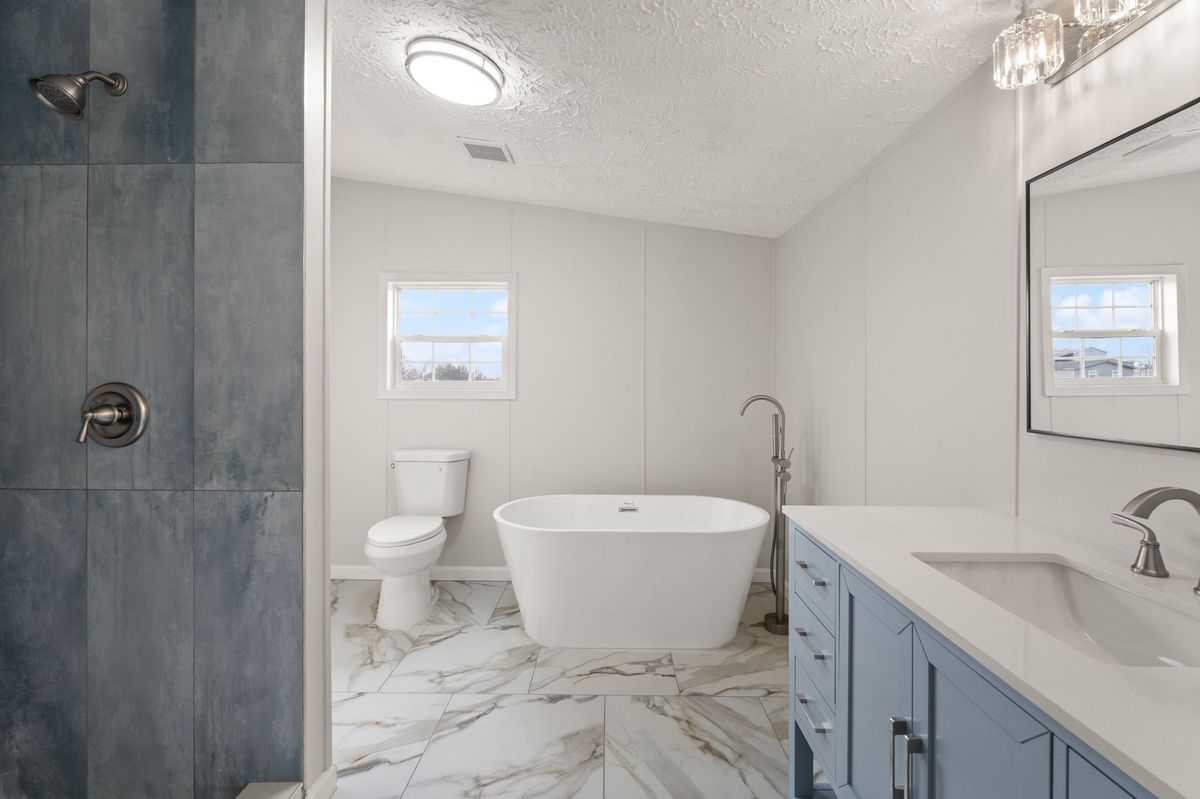 Remodeled doublewide in Milton, Kentucky — photo 9