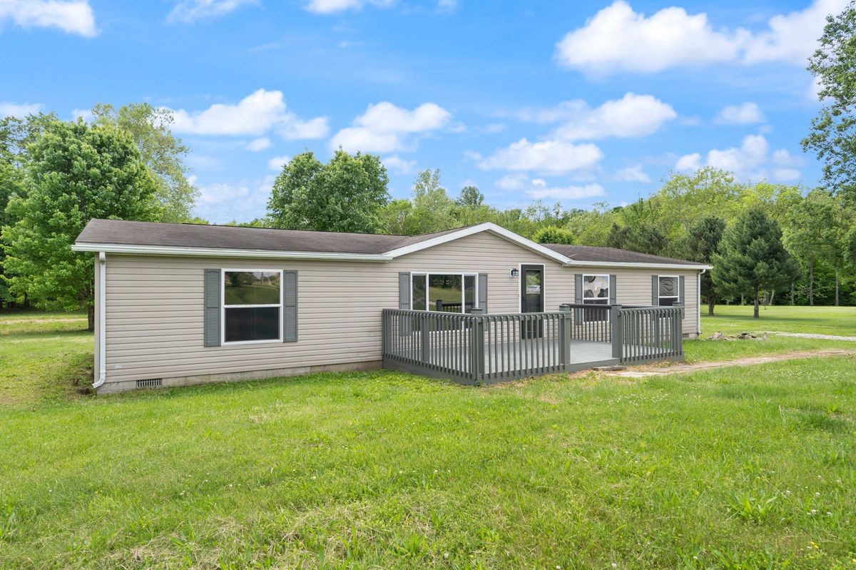 Remodeled doublewide in New Pekin, Indiana — photo 2