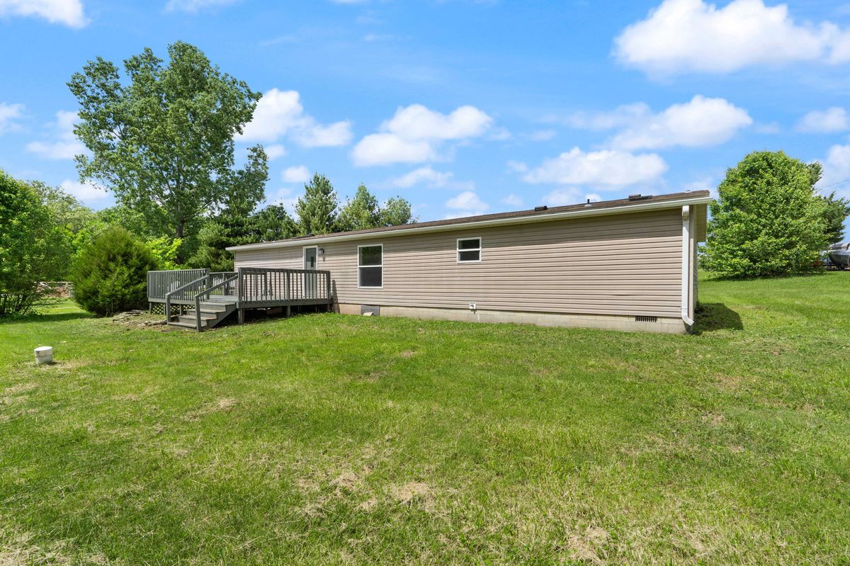 Remodeled doublewide in New Pekin, Indiana — photo 3