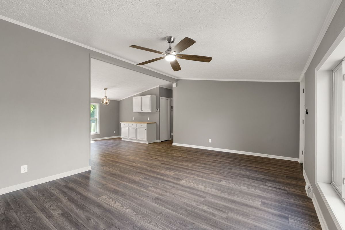 Remodeled doublewide in New Pekin, Indiana — photo 5