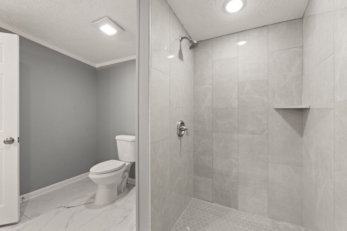 Remodeled doublewide in Scottsburg, Indiana — photo 10