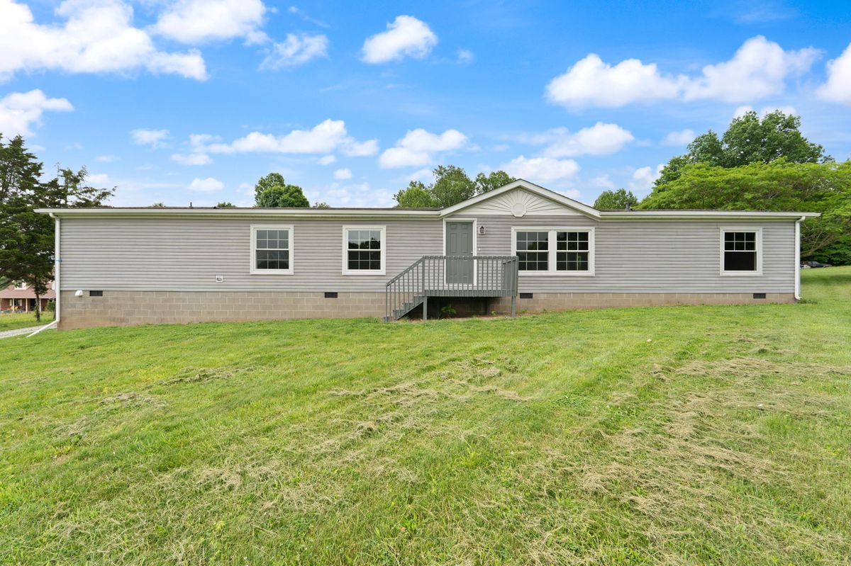 Remodeled doublewide in Scottsburg, Indiana — photo 2