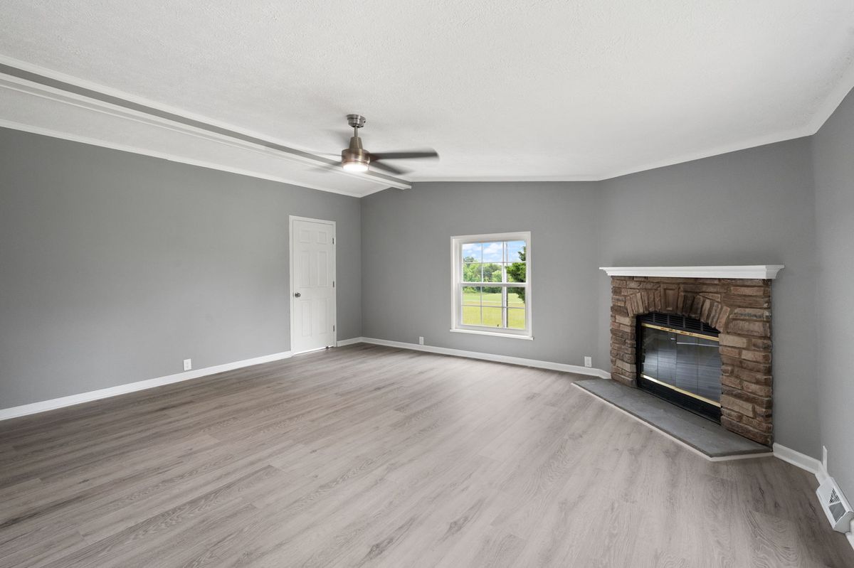 Remodeled doublewide in Scottsburg, Indiana — photo 9