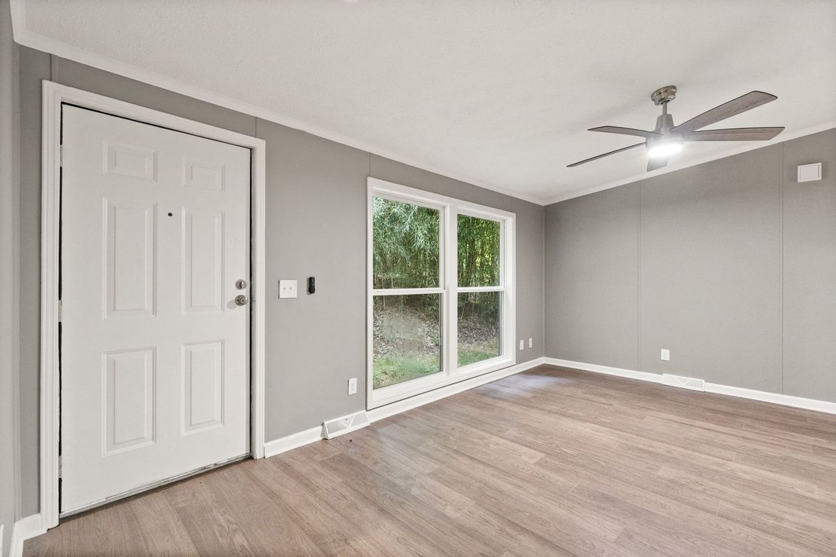 Remodeled doublewide in Shepherdsville, Kentucky — photo 5